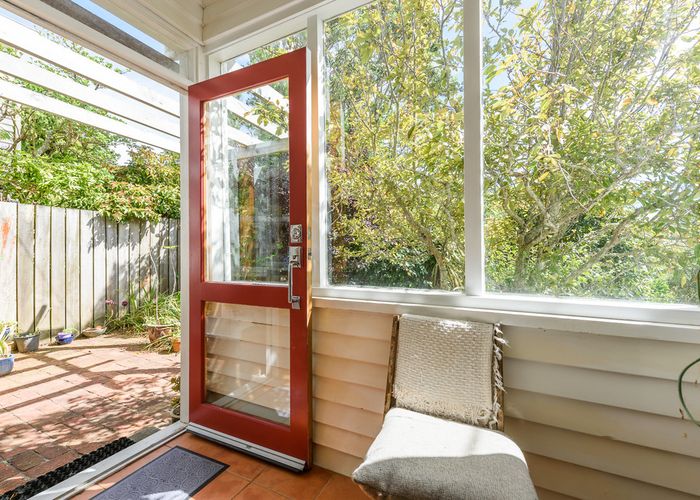  at 9 Norfolk Street, Northland, Wellington