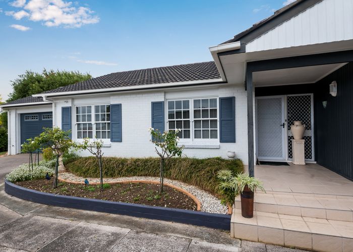  at 96 Glenmore Road, Sunnyhills, Auckland