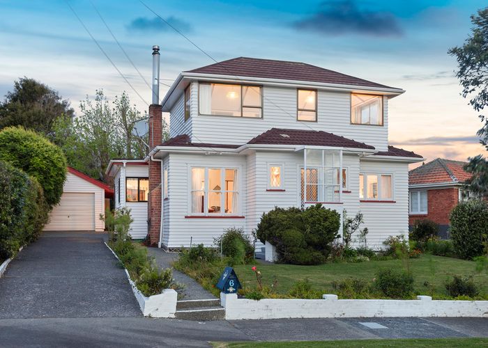 at 6 Seaside Avenue, Waterview, Auckland