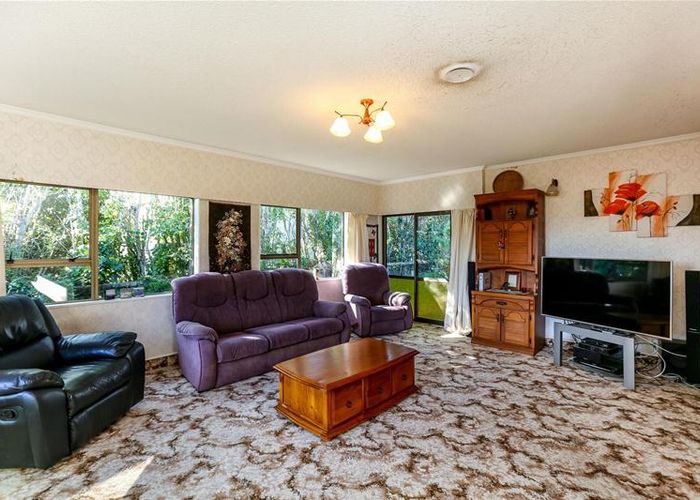 Free property data for 8 Hickford Place, Okato homes.co.nz