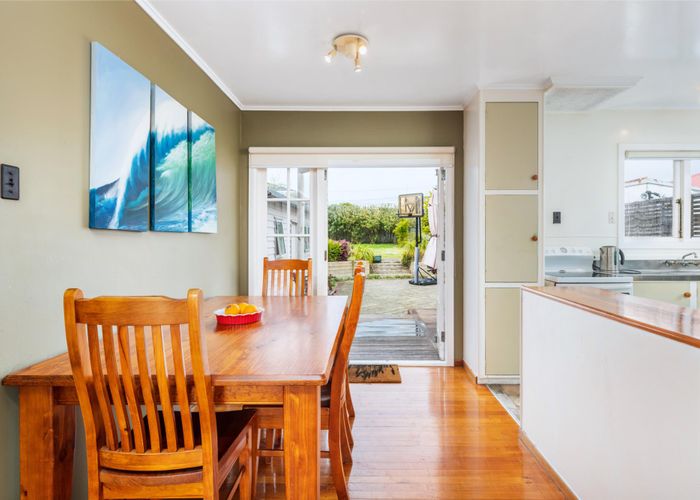  at 9 PATON AVE, Te Atatu South, Auckland