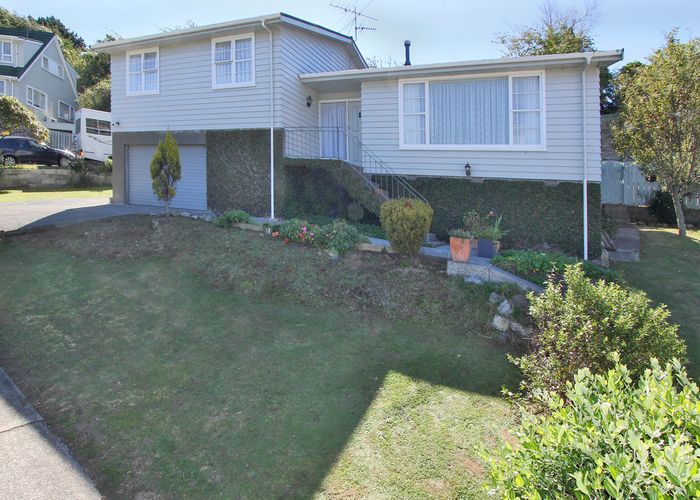  at 4 Rembrandt Avenue, Tawa, Wellington