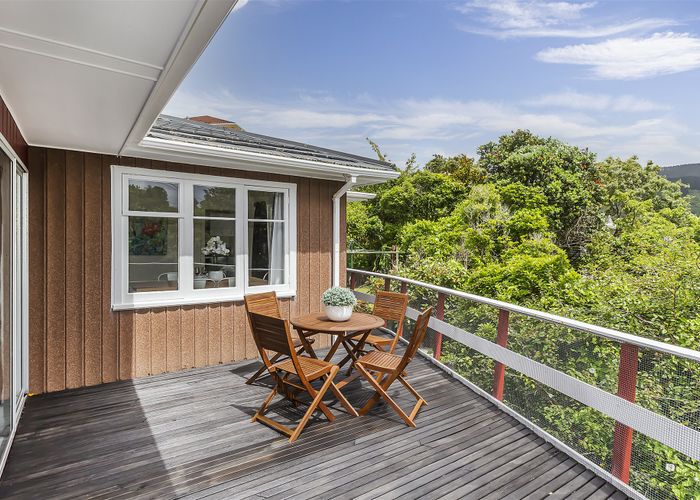  at 11 Cecil Road, Tawa, Wellington