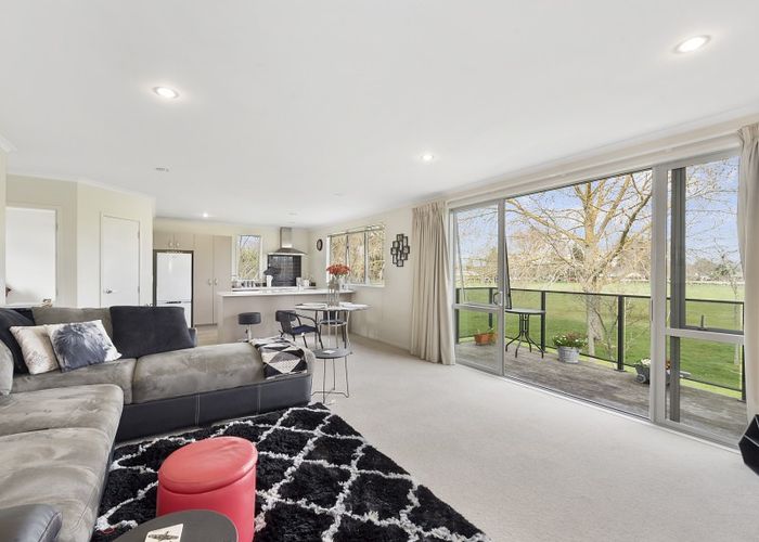  at 4/6 Page Place, Hamilton East, Hamilton