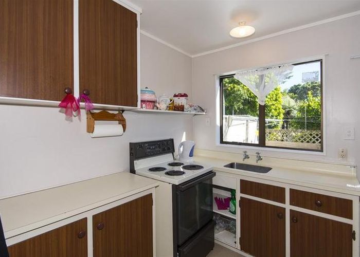 at 2/27 Cheltenham Terrace, Newlands, Wellington