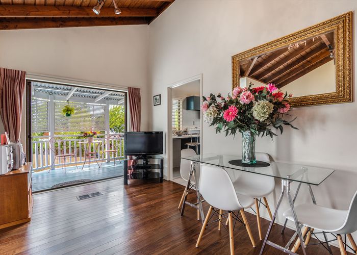  at 2/25 Nutsey Avenue, Northcote, Auckland