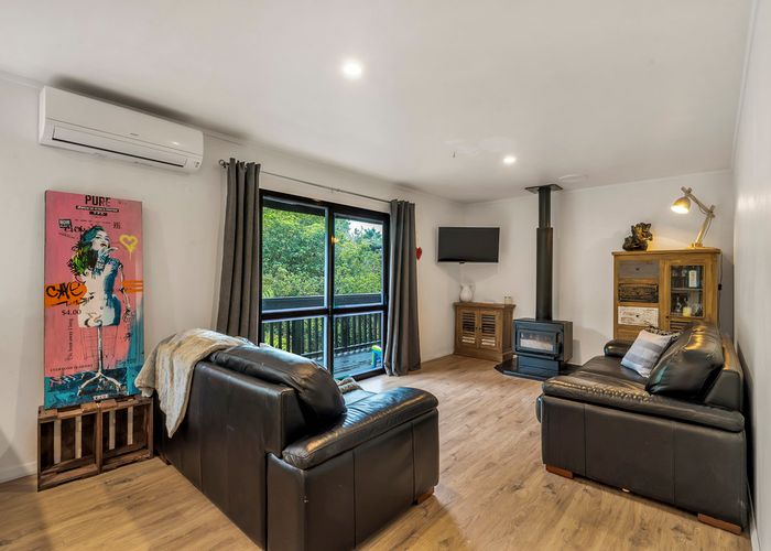  at 2/40 Robbies Road, Shelly Park, Auckland