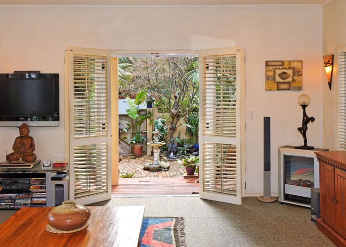  at 18 Woodside Road, Mount Eden, Auckland
