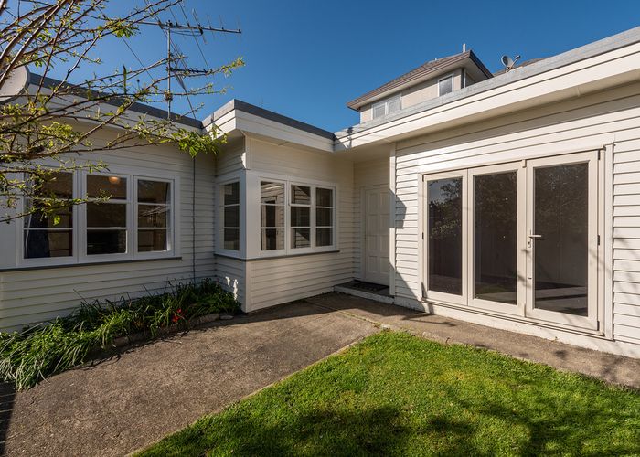  at 6 Te Whiti Grove, Korokoro, Lower Hutt