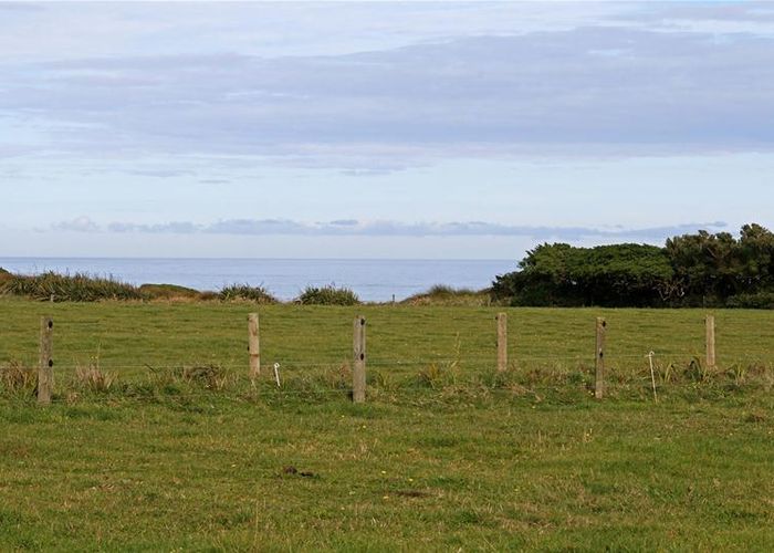  at 305 Tai Road, Ōpunake