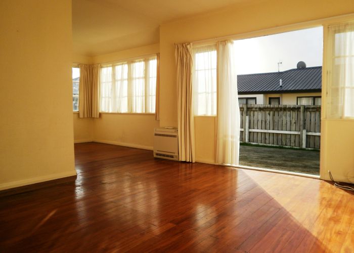  at 121 Roberts Line, Kelvin Grove, Palmerston North