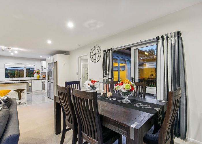  at 21A Edgewater Drive, Pakuranga, Auckland