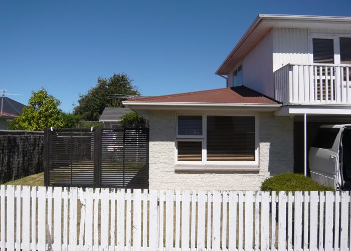  at 2/11 Amyes Road, Hornby, Christchurch