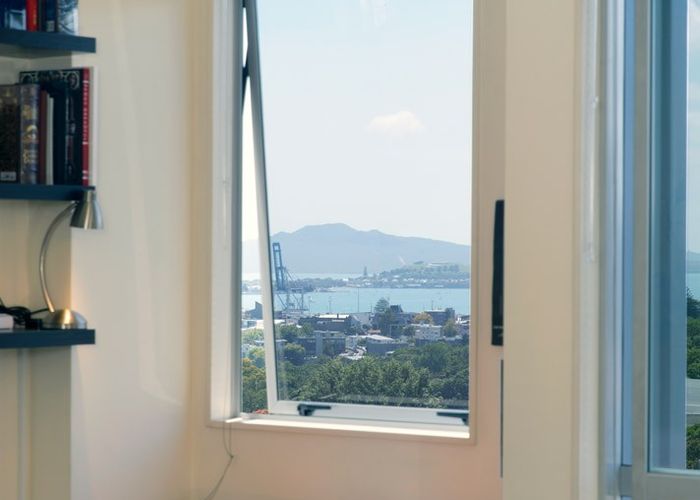  at 4J/127 Grafton Road, Grafton, Auckland