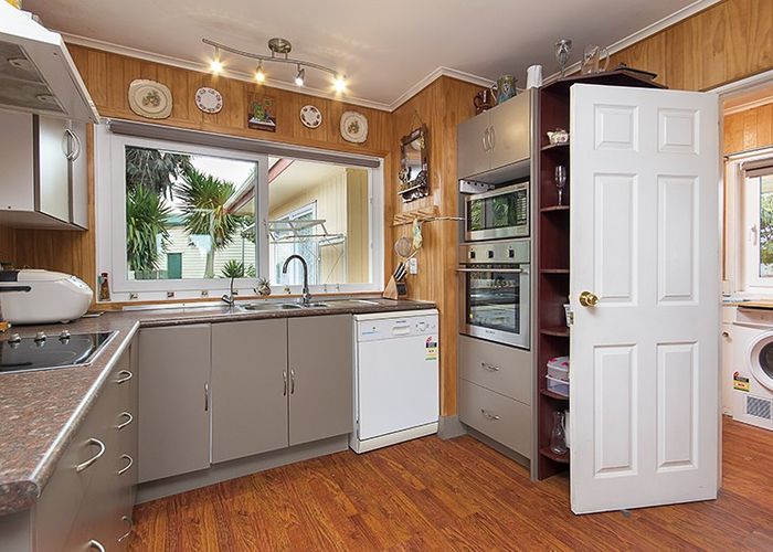  at 18 Beach Road, Waiuku