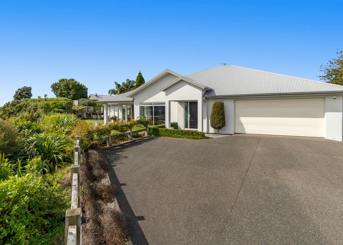  at 40 Broadwater Close, Pyes Pa, Tauranga