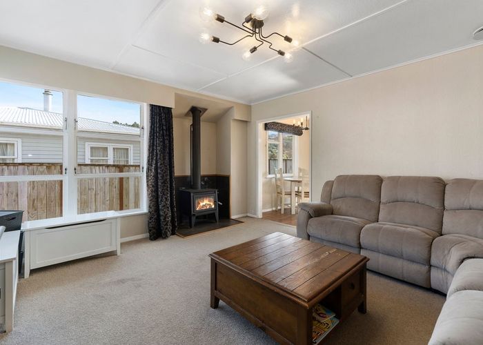  at 6 Chittick Street, Stokes Valley, Lower Hutt