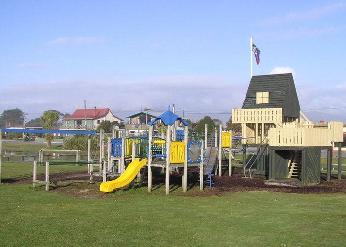  at 10 Elley Drive, Carters Beach, Westport