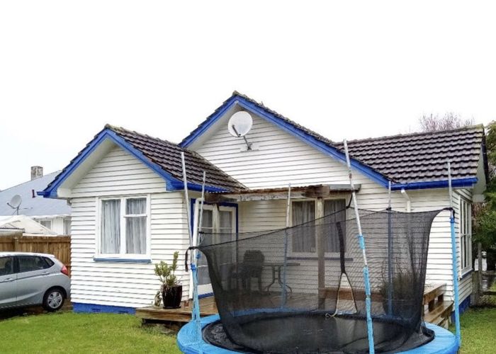  at 10 Armstrong Place, Gonville, Whanganui