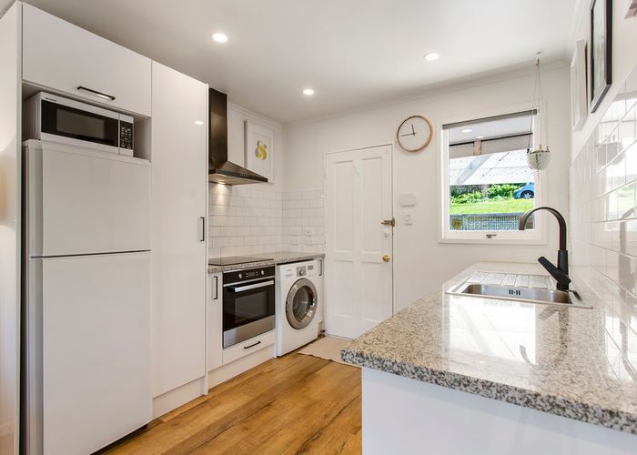  at 1/25 Lagoon Drive, Panmure, Auckland