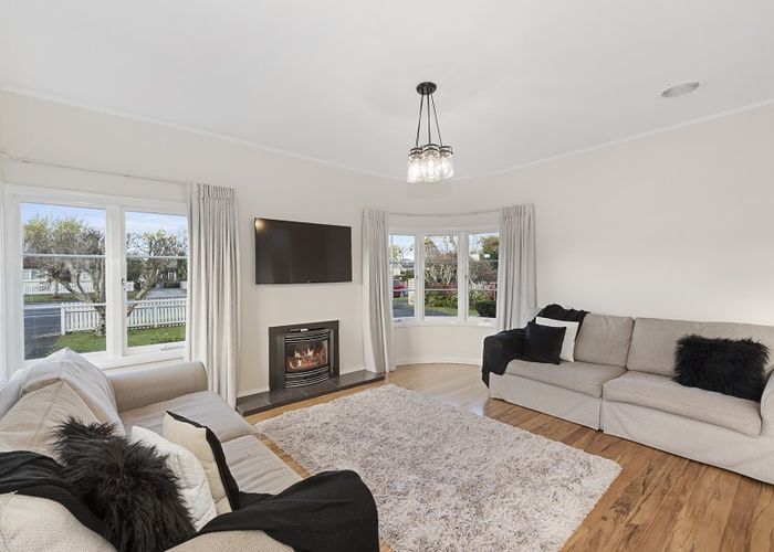  at 17 Grey Street, Hamilton East, Hamilton
