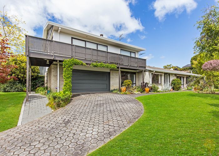 Free property data for 39 Greenbank Drive, Saint Johns, Auckland