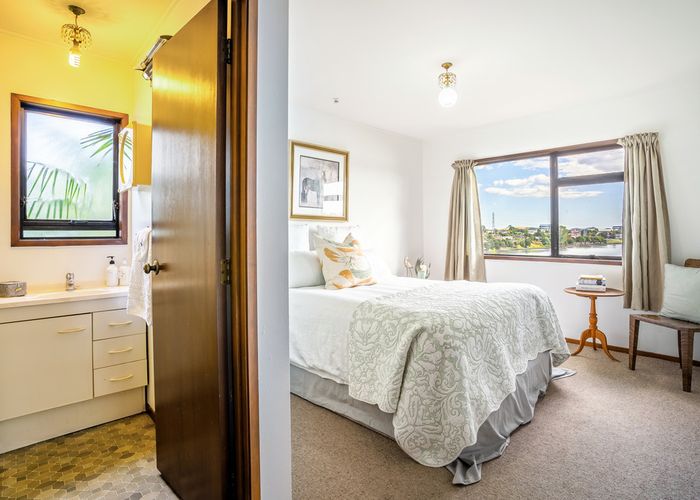  at 7A Sunset View Road, Panmure, Auckland