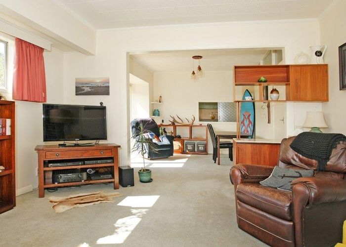  at 3 Hungerford Road, Lyall Bay, Wellington