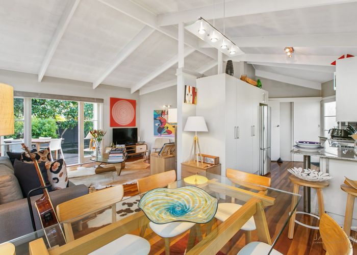  at 4 Pembroke Crescent, Glendowie, Auckland