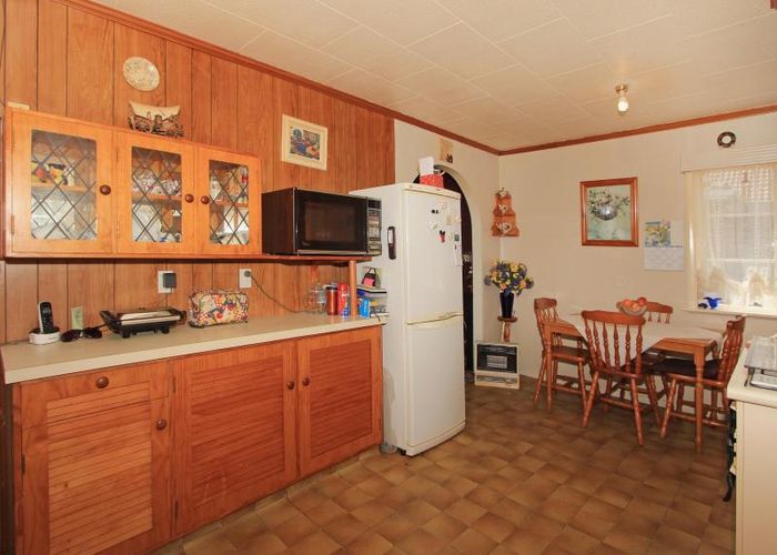  at 39 Wainuiomata Road, Wainuiomata, Lower Hutt