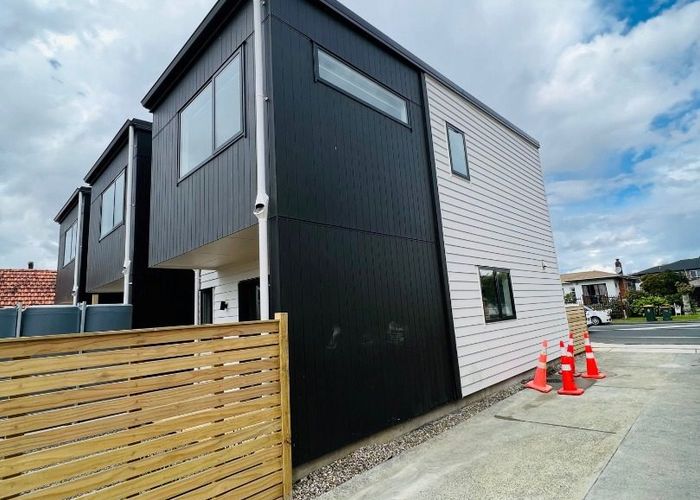  at 2/228 Shirley Rd, Papatoetoe, Manukau City, Auckland