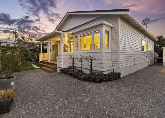  at 18B Raymond Street, Point Chevalier, Auckland
