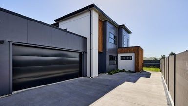  at 4 Boeing Way, Newlands, Wellington