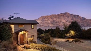  at 9/8 McKerrow Place, Sunshine Bay, Queenstown