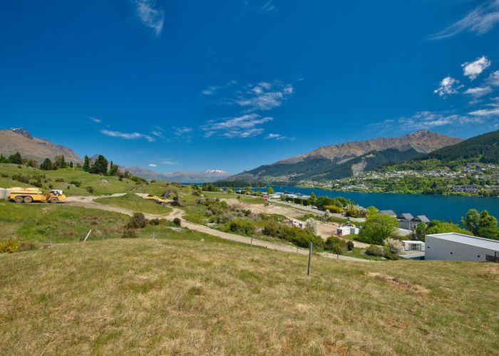  at 10 Red Deer Rise, Kelvin Heights, Queenstown