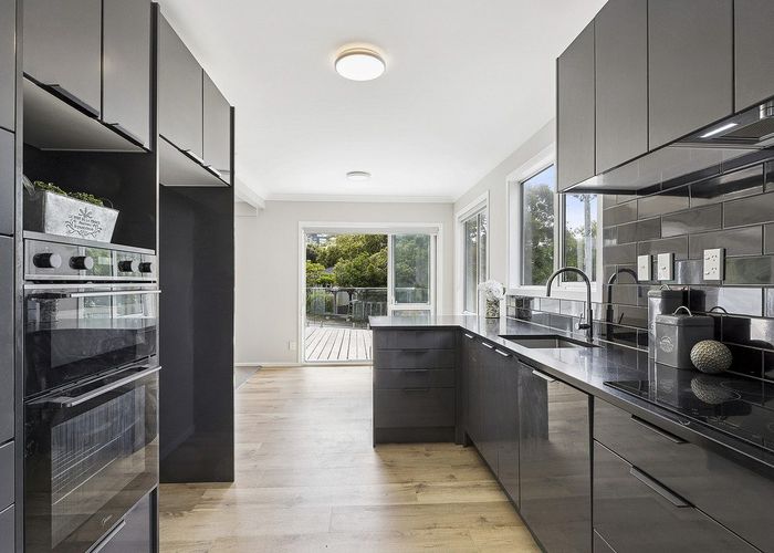  at 156 Paremata Road, Paremata, Porirua, Wellington