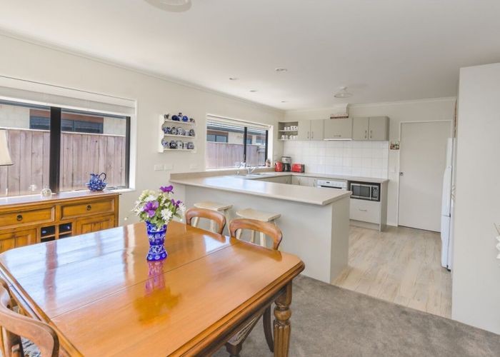  at 2 William Noel Place, Waikanae Beach, Waikanae