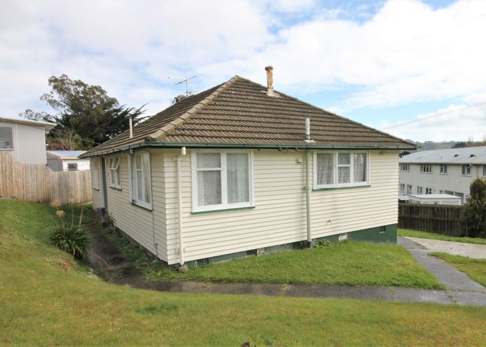  at 4 Dorset Grove, Cannons Creek, Porirua