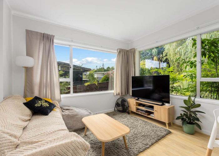  at 2/80 Peach Road, Glenfield, North Shore City, Auckland