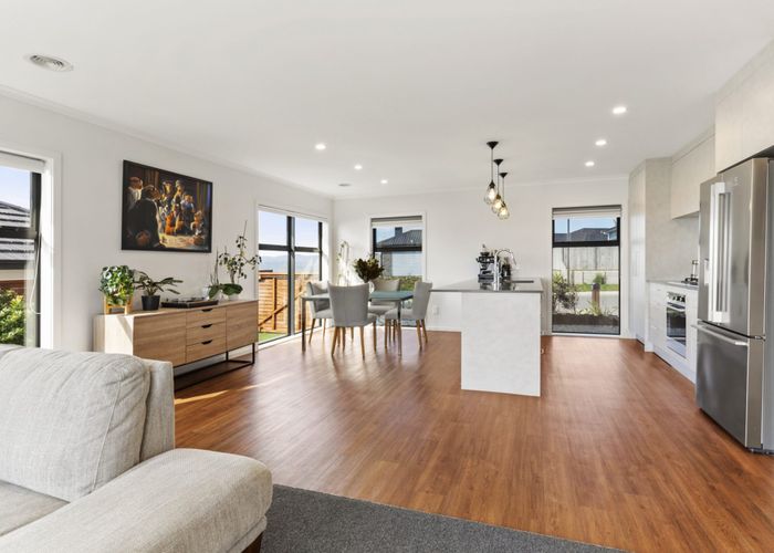  at 5 Boeing Way, Newlands, Wellington