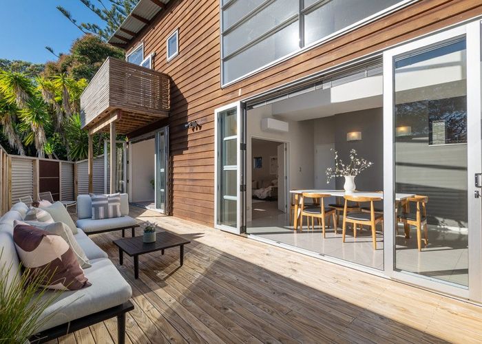  at 6 Zion Road, Birkenhead, Auckland