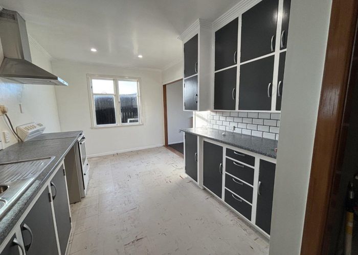  at 8 Kuaka Place, Castlecliff, Whanganui