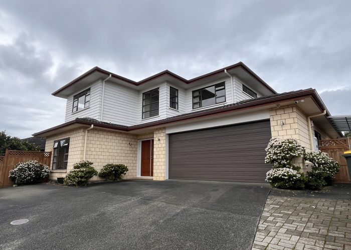  at 8 Terrasini Drive, Flat Bush, Manukau City, Auckland