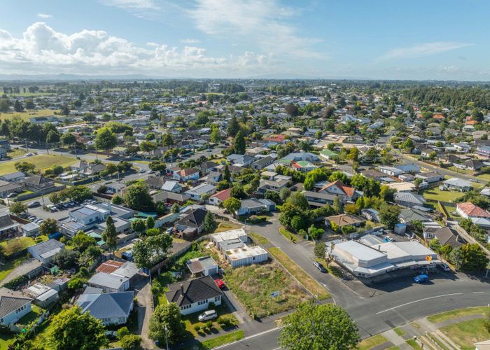  at 114 Holland Road, FAIRFIELD, HAMILTON