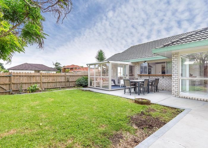  at 12 Faldo Dr, Golflands, Manukau