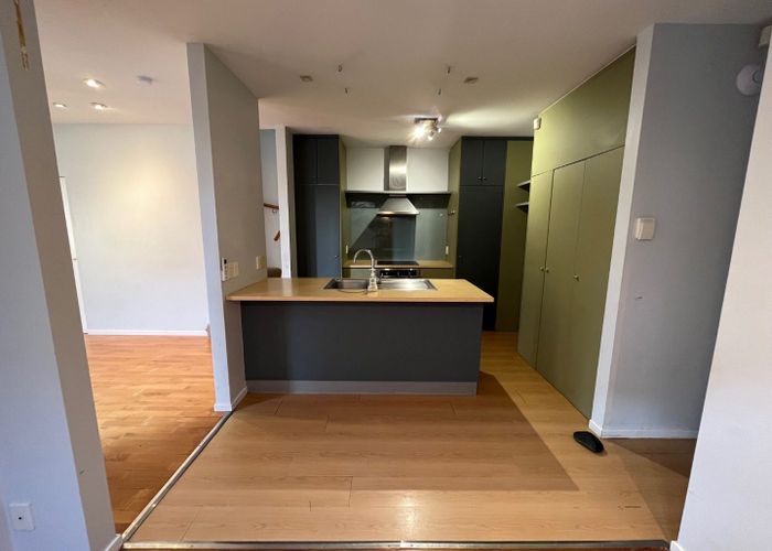  at 21 Haven Drive, Botany Downs, Manukau City, Auckland