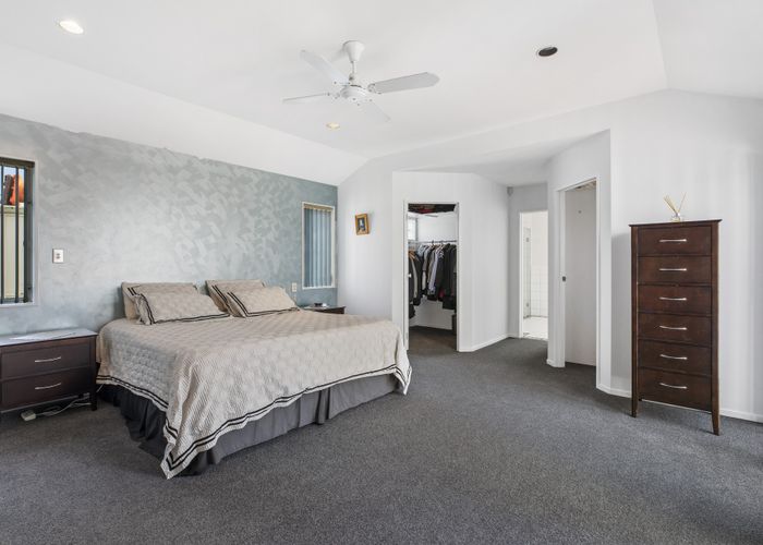  at 8 Glenross Drive, Wattle Downs, Auckland