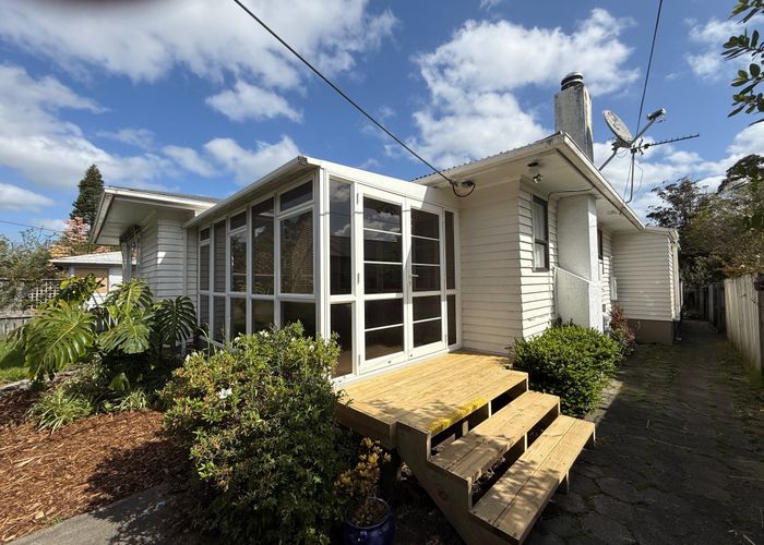  at 12 Sherrybrooke Place, Sunnyvale, Waitakere City, Auckland