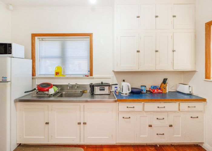  at 200 College Street, West End, Palmerston North, Manawatu / Whanganui