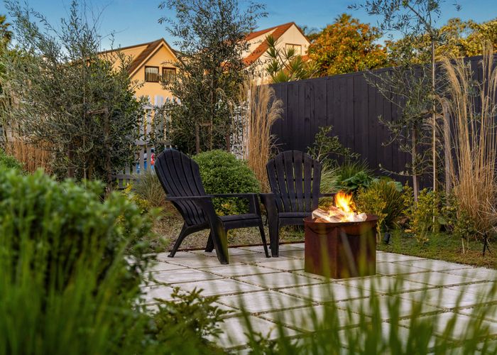  at 16 Pickwick Parade, Mellons Bay, Manukau City, Auckland
